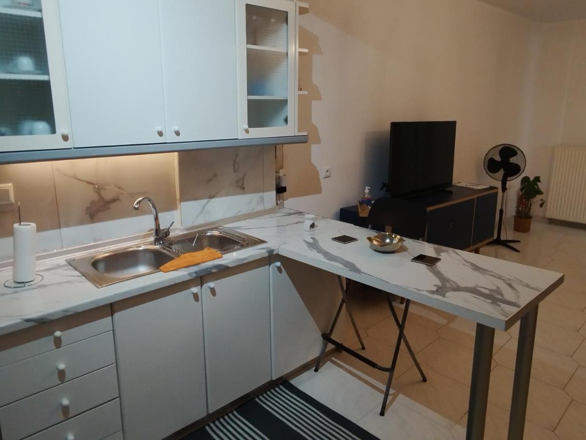 Η Ελπίδα Και Η Γιάννα Ξεκίνησαν Ένα Χώρο Cute Apartment Волос Екстериор снимка